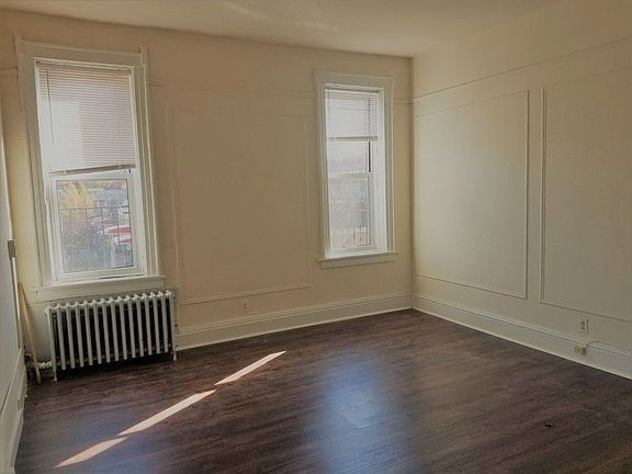 5th image of 2851 48th St APT 2