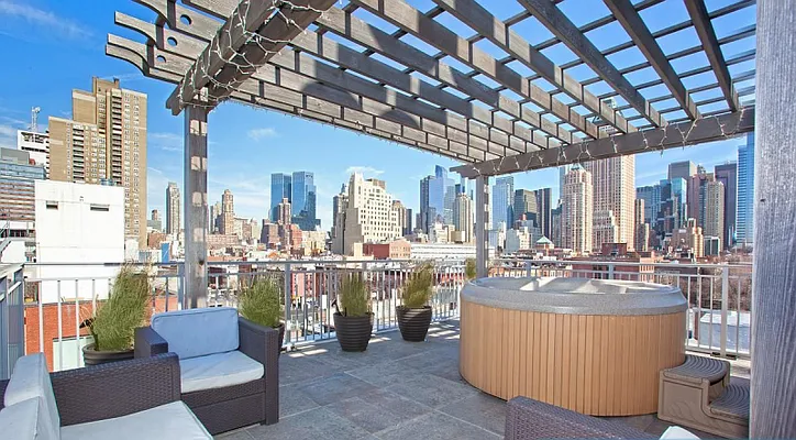 Rented by Level Group | media 16