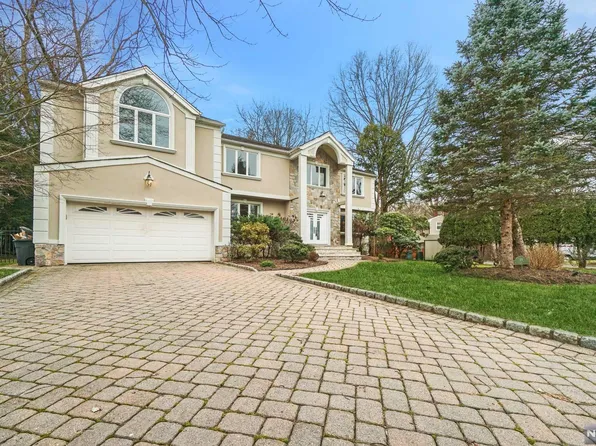19 Jay St, Harrington Park, NJ 07640