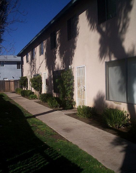 1st image of 422 Avocado Ave Unit 1