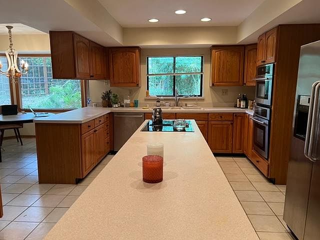 2nd image of 4249 Stratford Way