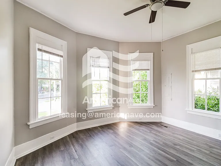 1035339_003_living_room_13723727.jpg