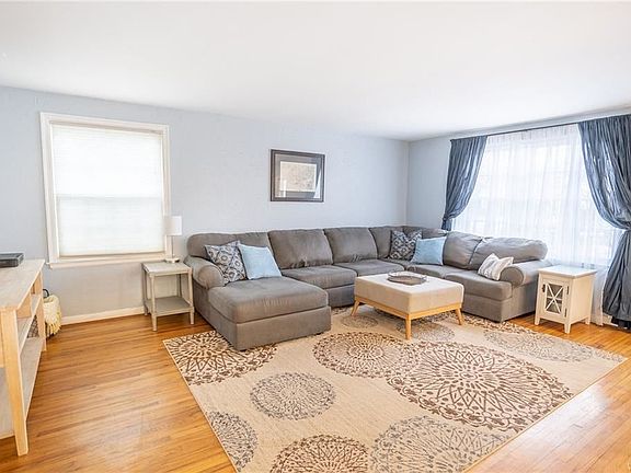 2nd image of 297 Lamarck Dr