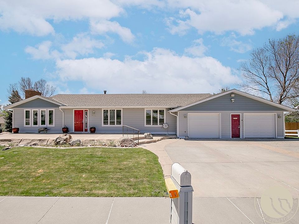 1st image of 2110 Ridgeview Dr