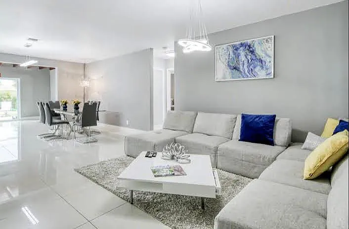 3 bed, 2.0 bath, 1514 sqft, $4,200 — Photo 3