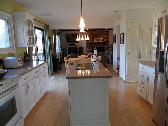 3rd image of 28216 Stonegate Cir