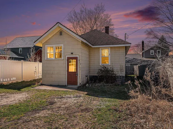 813 Forest Ave, Frankfort, MI 49635