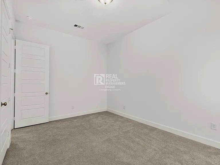 2933 Eccleston St — Photo 32