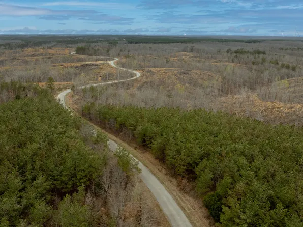 8072 Old Hohenwald Rd, Linden, TN 37096