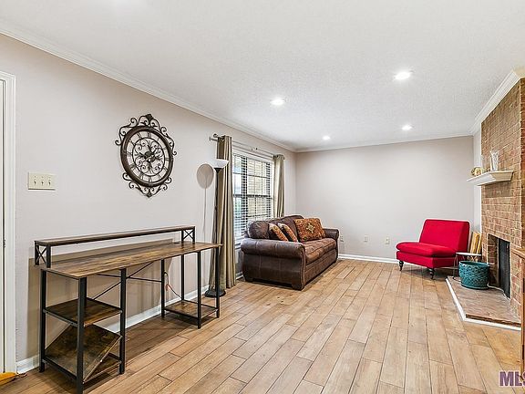 5th image of 2410 Shadowbrook Dr