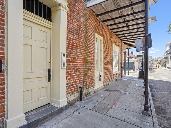 3rd image of 1206 Burgundy St #5