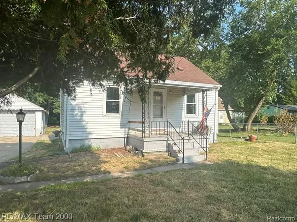21604 Sunset Ave, Warren, MI 48091