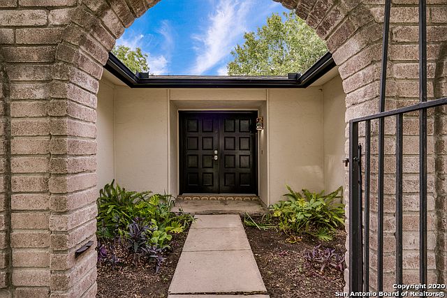 1st image of 3322 Cadbury Dr