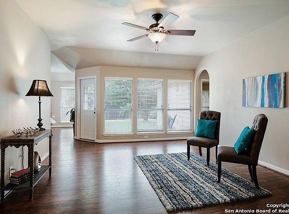 2nd image of 1215 Belclaire