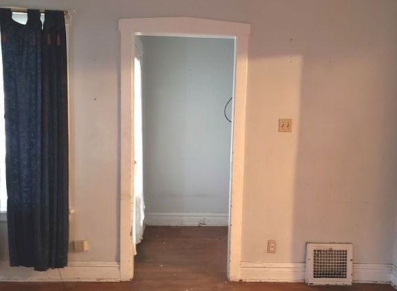 3rd image of 3047 N Narragansett Ave