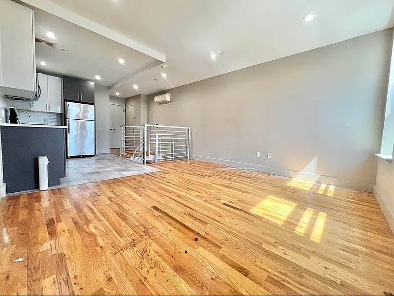 2807 Snyder Ave #1A — Photo 3
