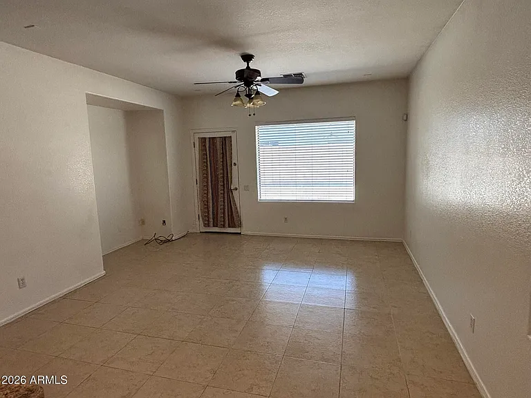11559 W Lincoln St — Photo 7
