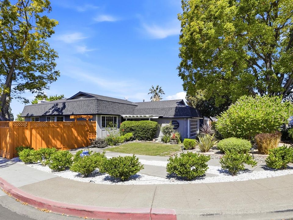 1st image of 229 Spring Valley Ln