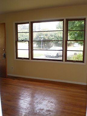 3rd image of 219 Elyria Dr