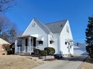 3208 N Parish Ave, Peoria, IL 61604