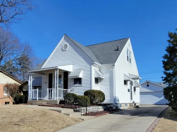 3208 N Parish Ave, Peoria, IL 61604