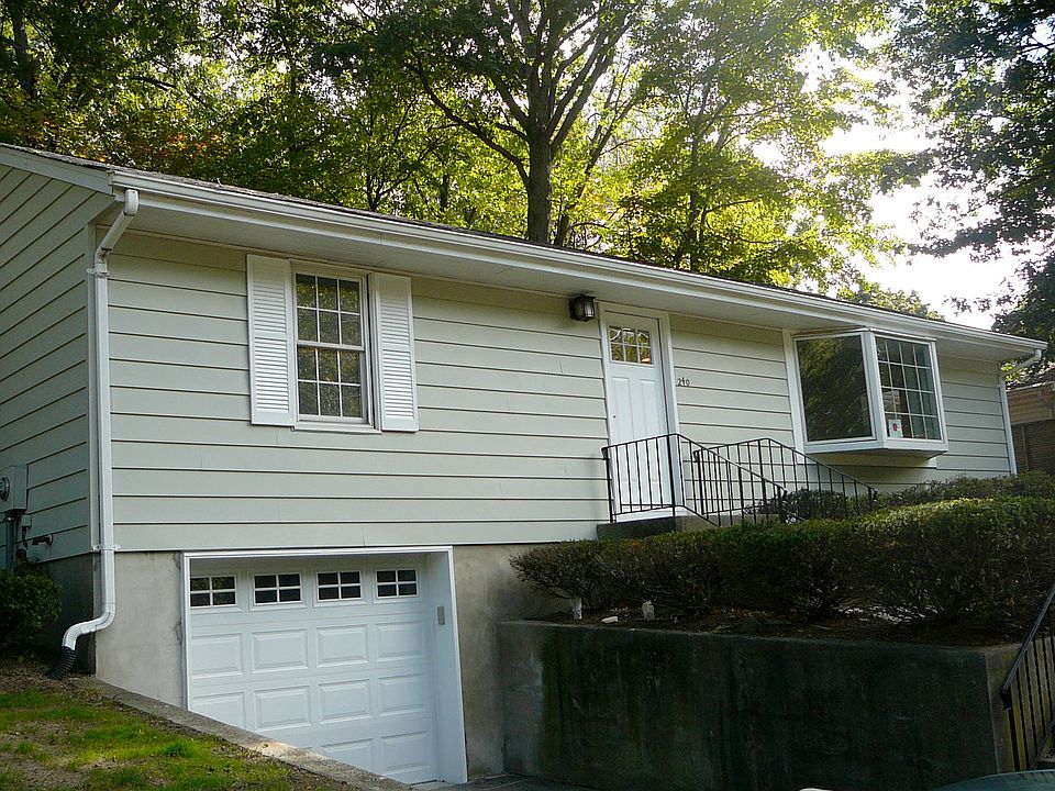 1st image of 240 Railroad Ave