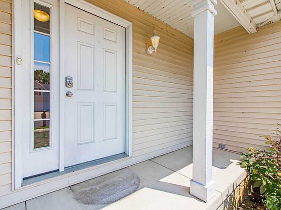 3rd image of 3411 W Brenwick Dr