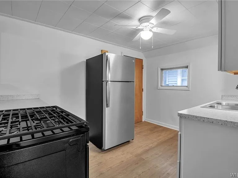 28 Burch Ave — Photo 3