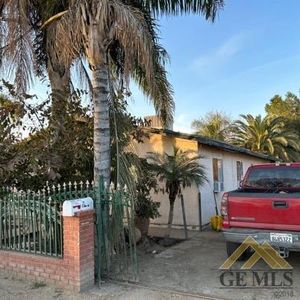 7916 Middleton Ln, Lamont, CA, 93241