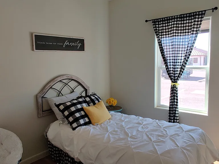 Sterling Heights Apartment — Photo 3