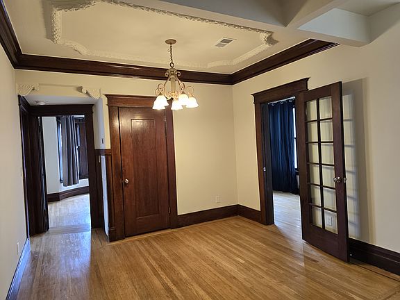 3rd image of 111 Cypress St