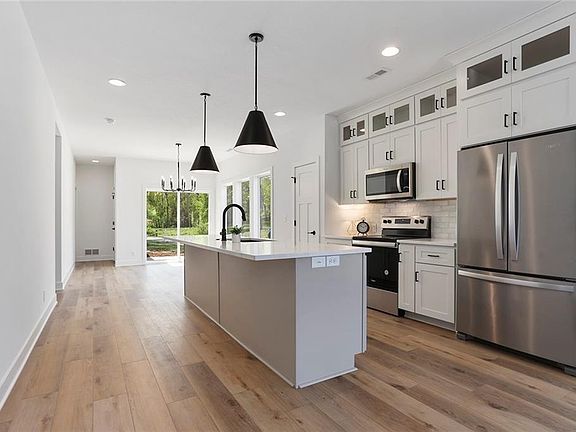 5th image of 29 W 82nd St