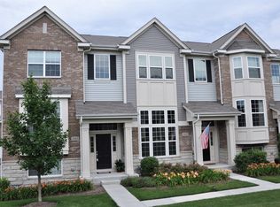 2881 Henley Ln, Naperville, IL 60540
