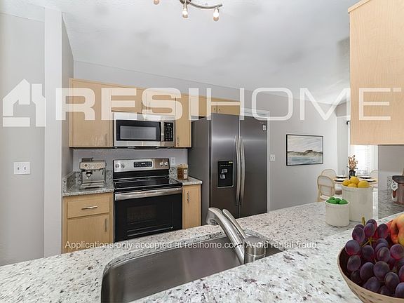 3rd image of 3009 Sabal Bend Dr NE