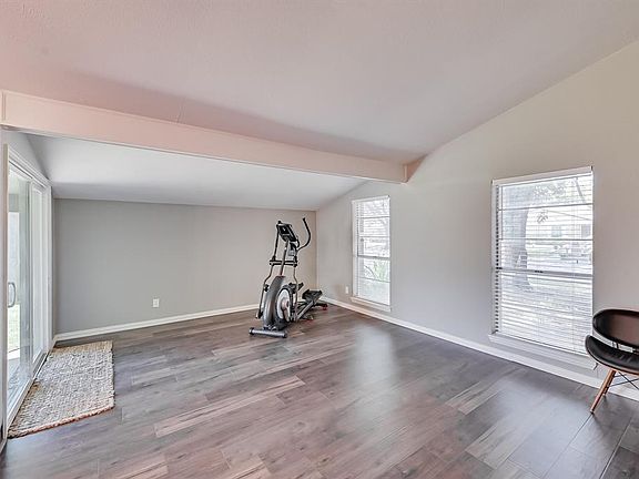 5th image of 730 Pinoak Dr