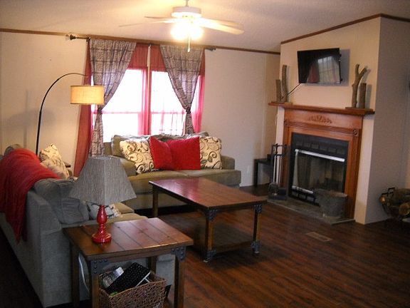 3rd image of 209 E Gentry St