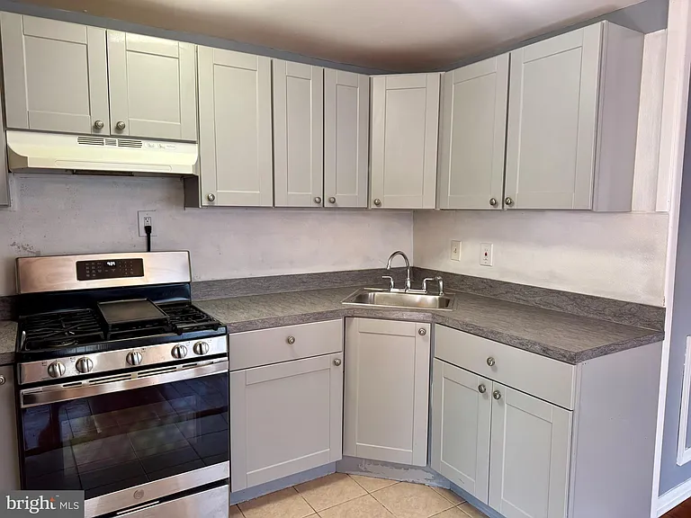 1323 E Upsal St #1 — Photo 6