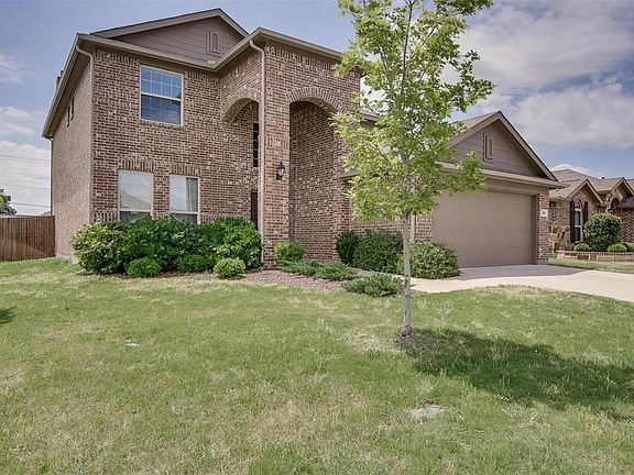 2nd image of 1101 Foxglove Ln