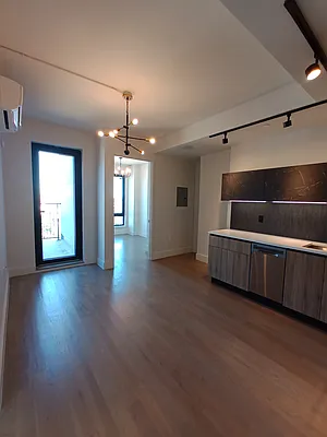 Rented by City Vista Inc | media 28