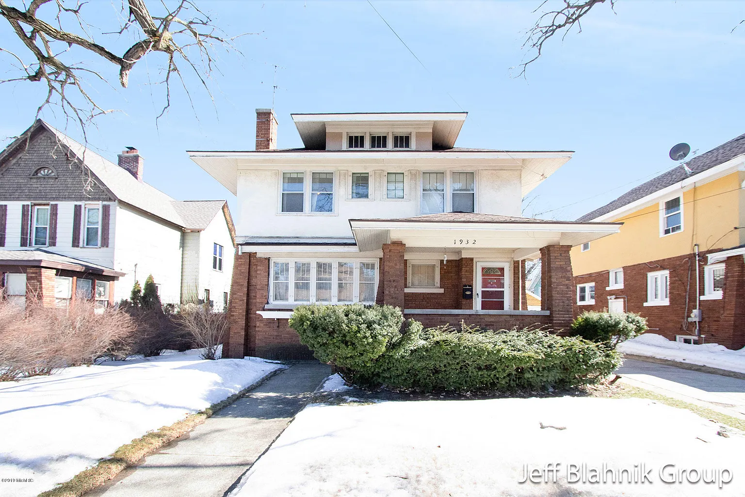 1932 Madison Ave SE photo 1