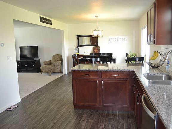 4th image of 4976 Shadow Creek Dr