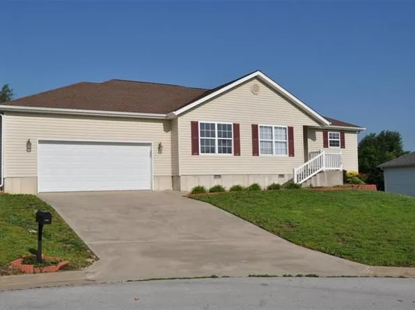 1339 Sunrise Dr, Carthage, MO 64836