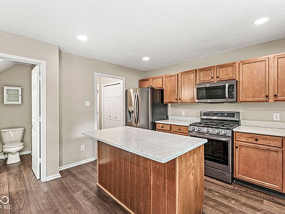 5th image of 264 Creekside Cir
