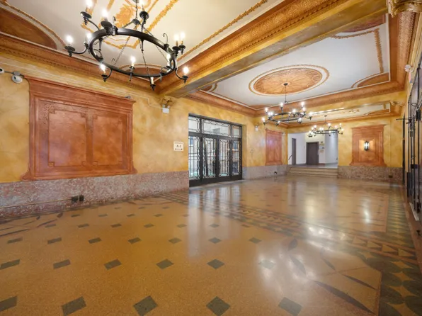 345 Montgomery Street image 8 of 9