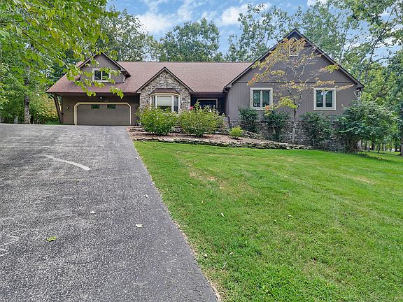 2nd image of 143 Lisa Ln