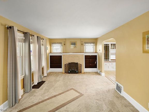 3rd image of 1597 Glenmount Ave