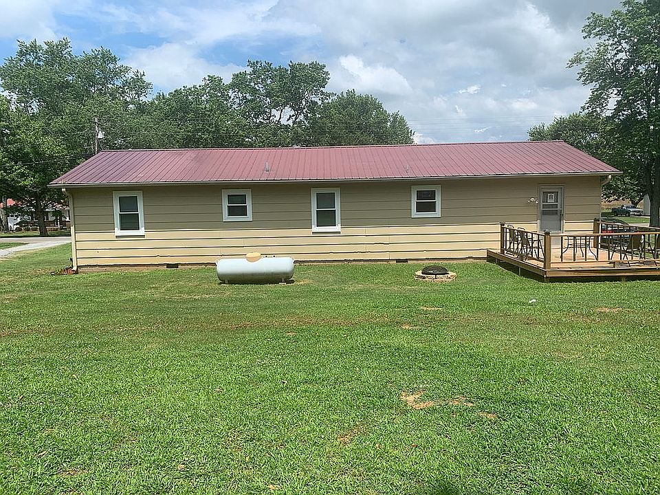 2nd image of 462 Mitchell Dr
