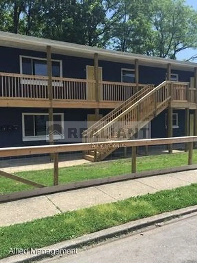 1 bed, 1.0 bath, 825 sqft, $595 — Photo 1