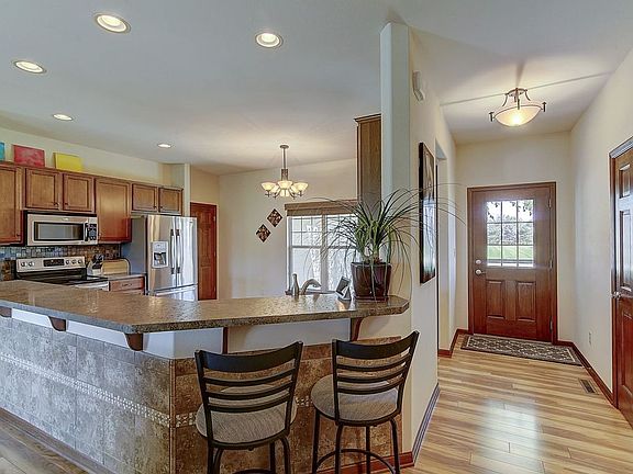 4th image of 1346 Bluebird Dr