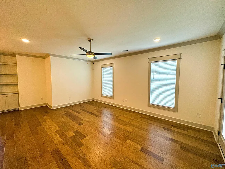 119 Bullpen Aly — Photo 16